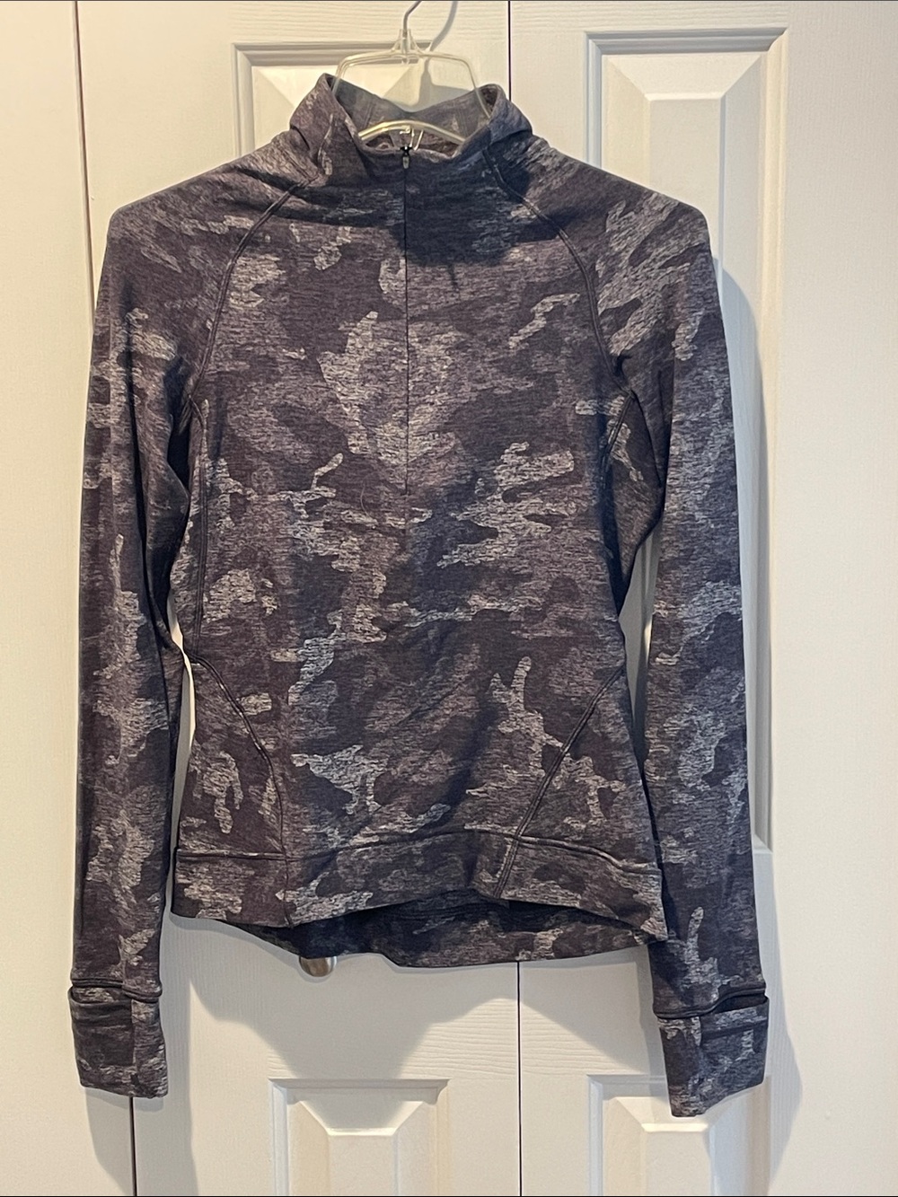 Lululemon Outrun the Elements Half Zip Pullover Gray Camo Size 4